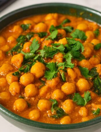 Chickpea and Spinach Curry Post cover
