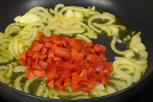 Step-2-Add the veggie
