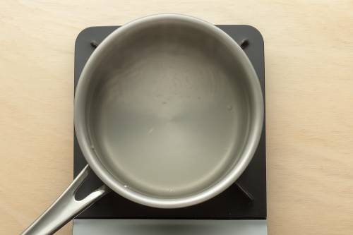 Step-2-Get the Water and Vinegar Ready